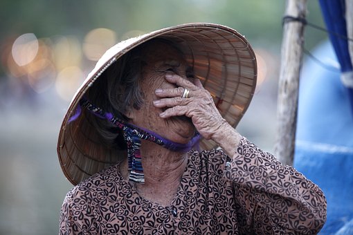 行政处罚简易程序包括以下具体程序 行政处罚的简易程序主要包括